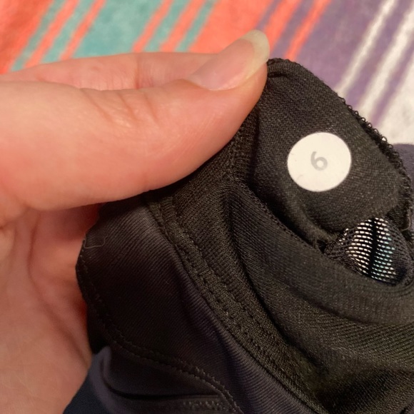 Lululemon black running tank with built in bra size 6 - Picture 5 of 5
